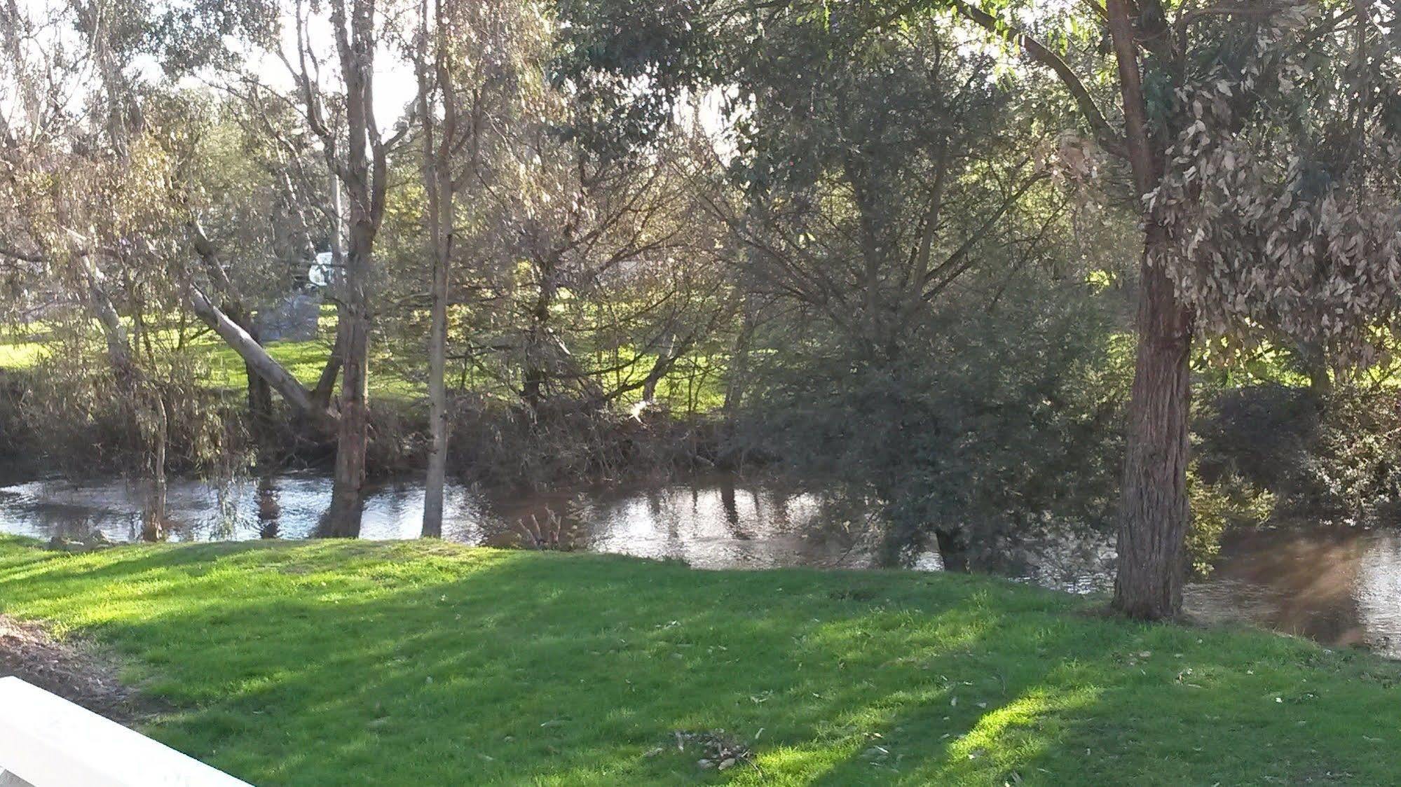 Yea Riverside Caravan Park エクステリア 写真